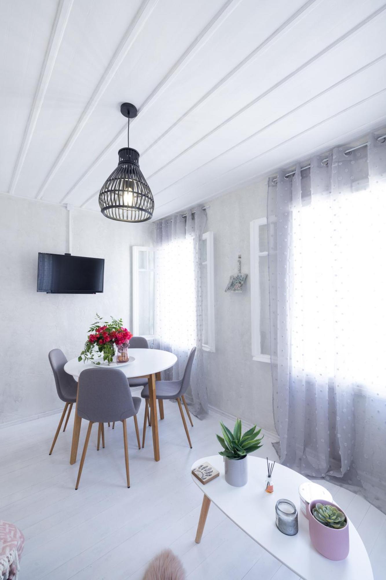 Theros Cottage نافبليو المظهر الخارجي الصورة