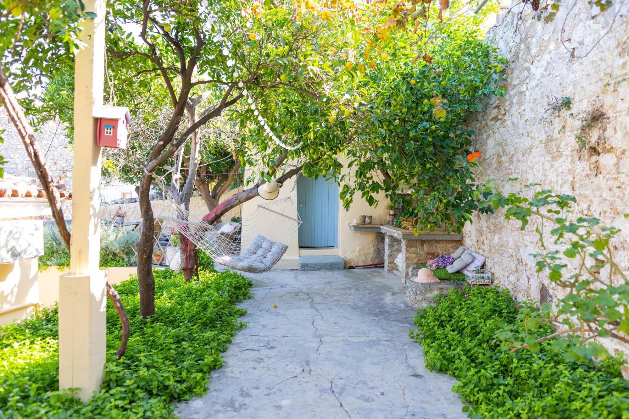 Theros Cottage نافبليو المظهر الخارجي الصورة