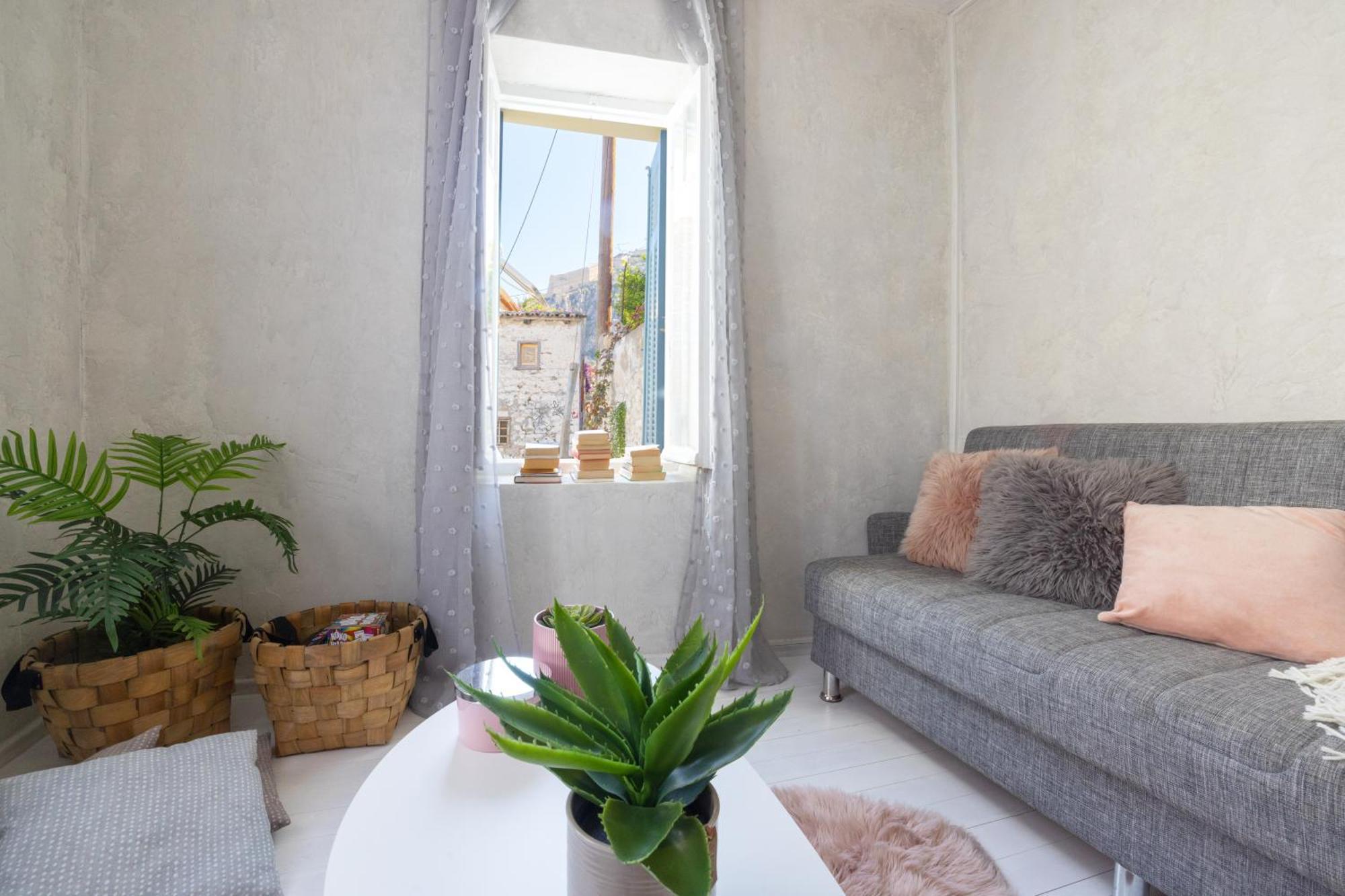 Theros Cottage نافبليو المظهر الخارجي الصورة