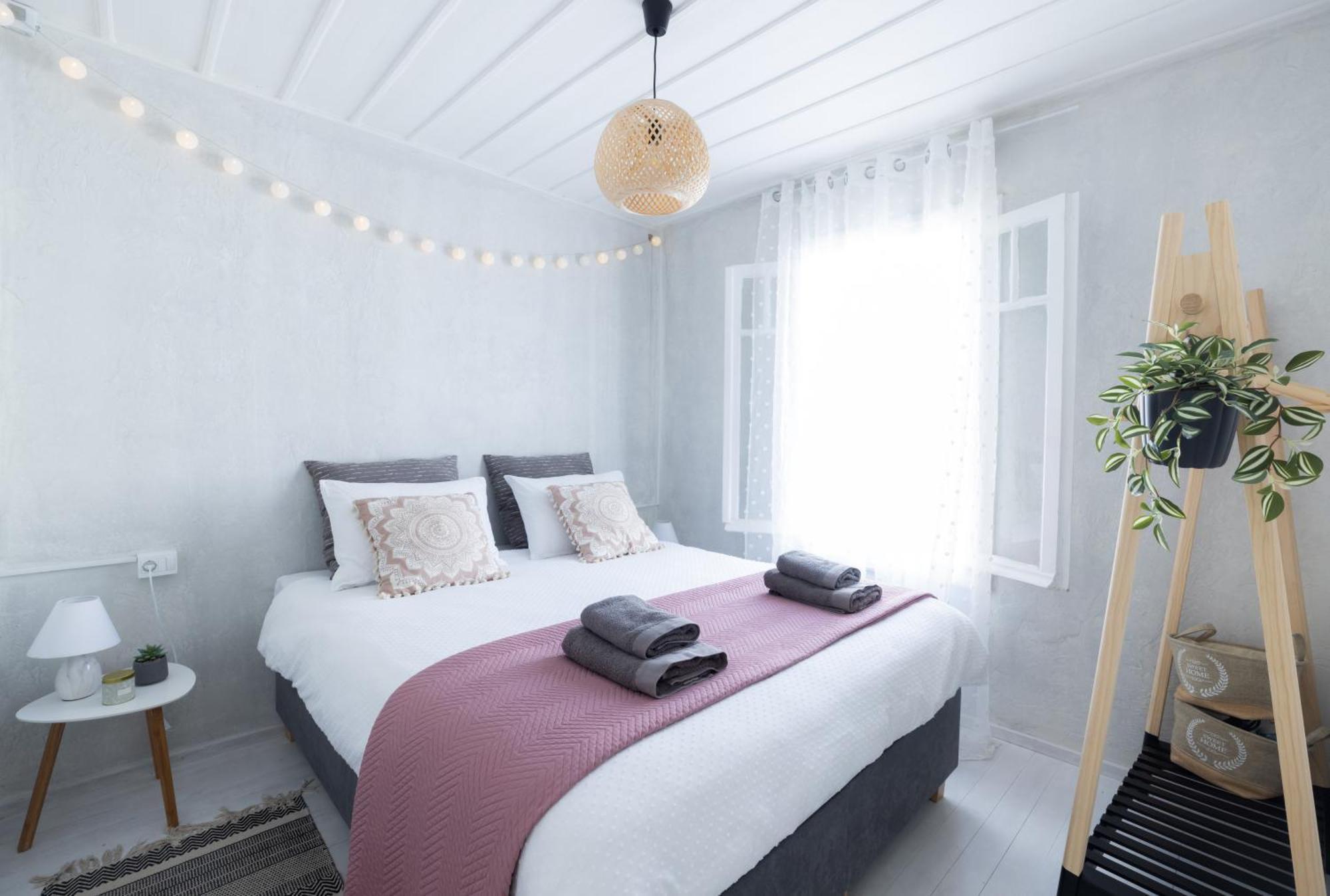 Theros Cottage نافبليو المظهر الخارجي الصورة