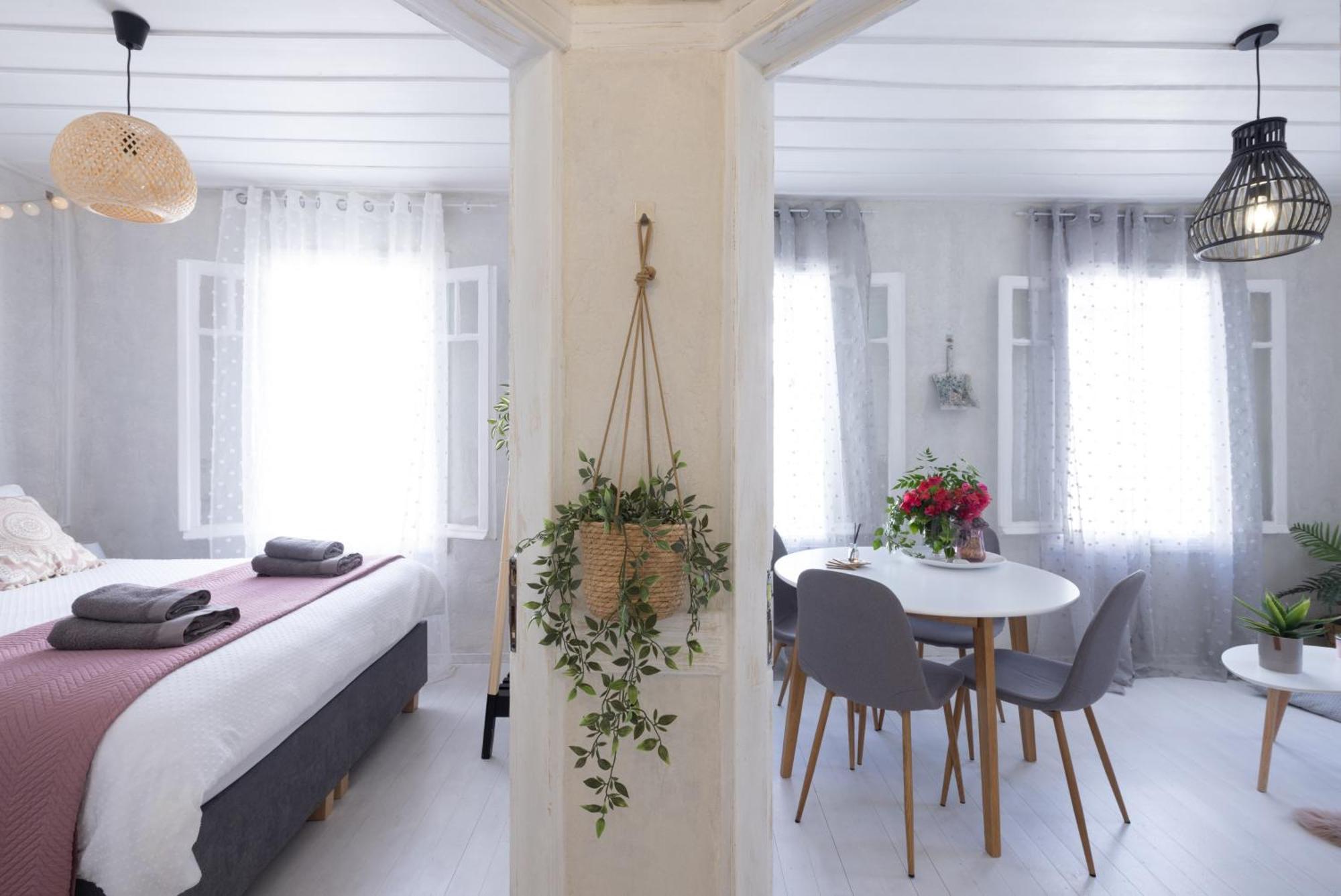 Theros Cottage نافبليو المظهر الخارجي الصورة