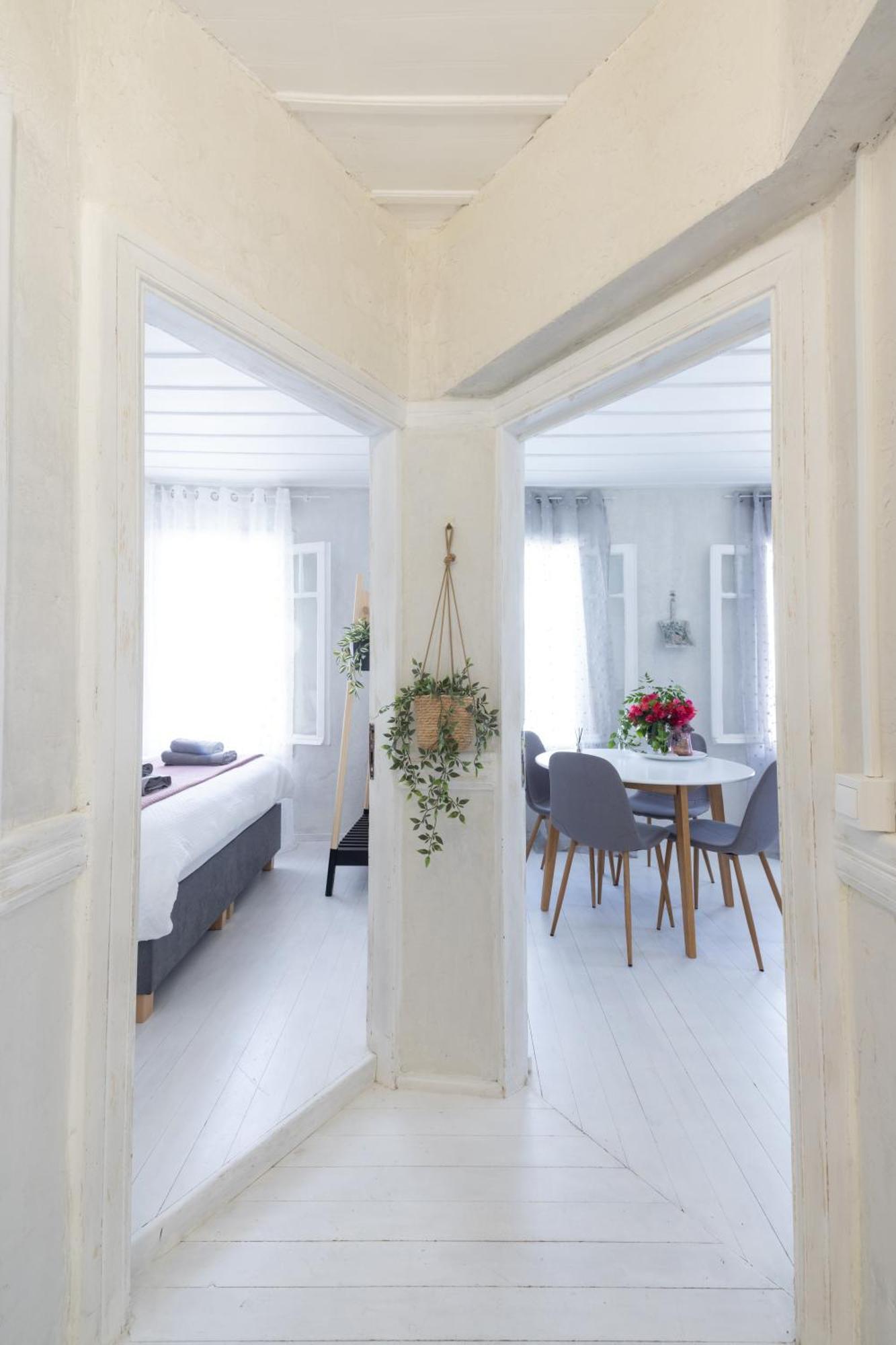 Theros Cottage نافبليو المظهر الخارجي الصورة