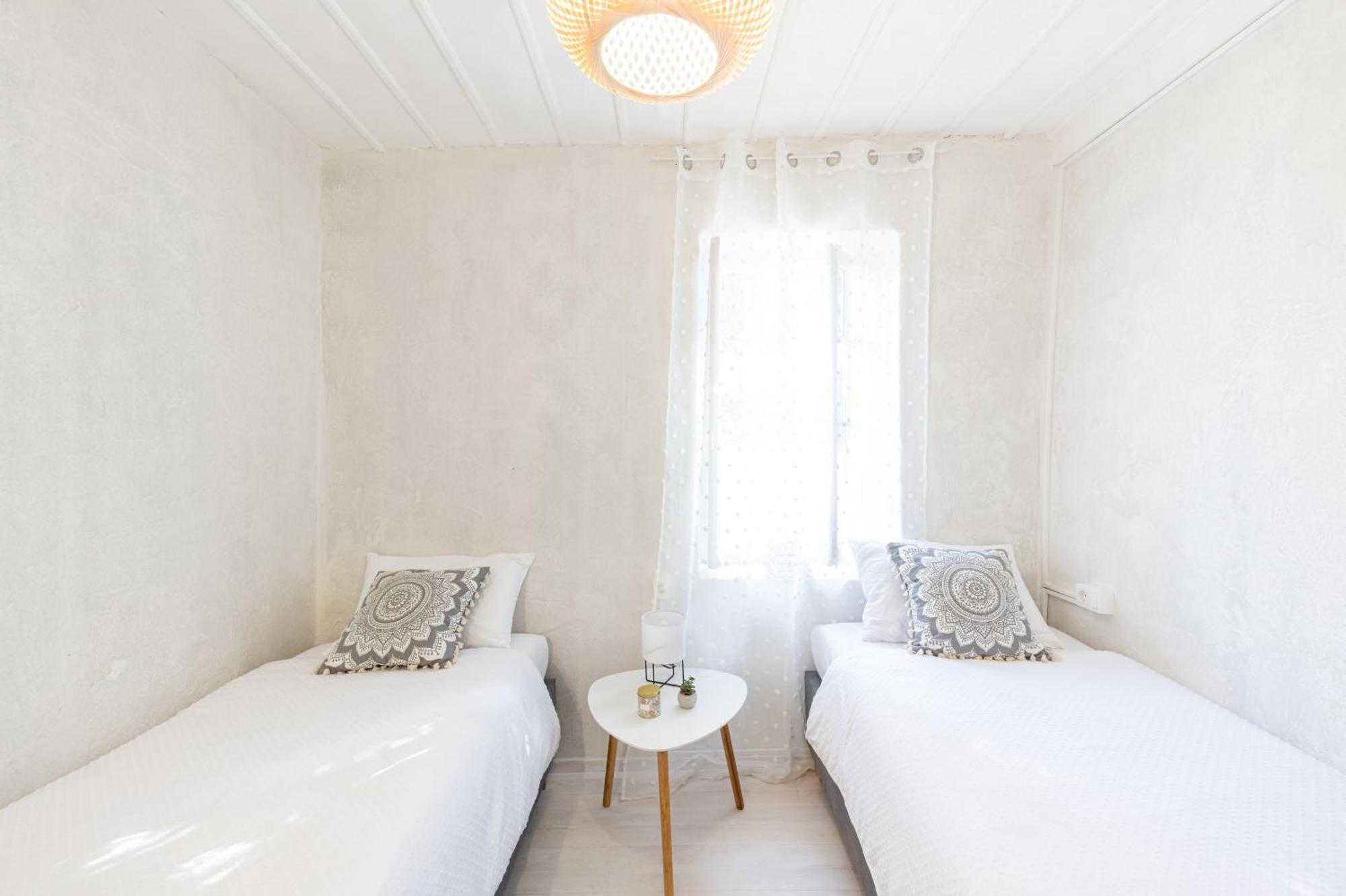 Theros Cottage نافبليو المظهر الخارجي الصورة